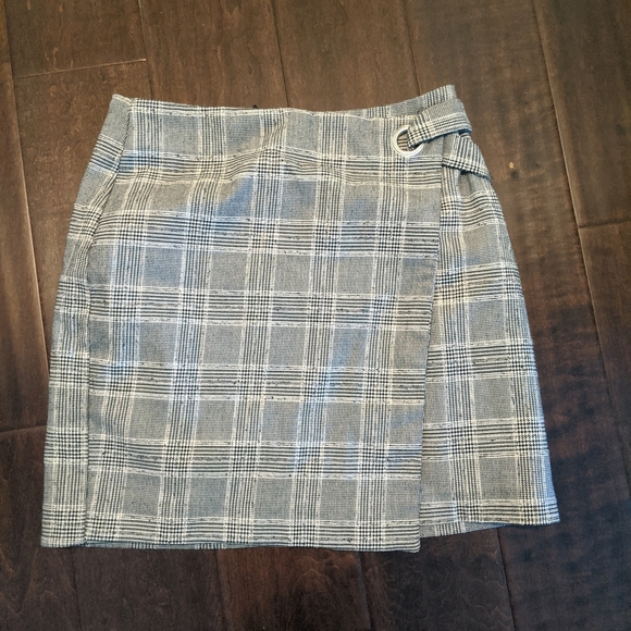Cute Plaid Drape Skirt - Picture 1 of 8